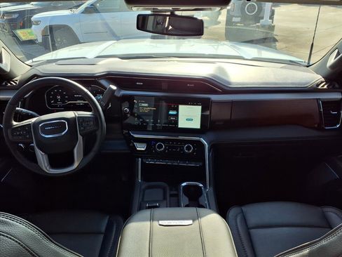 Used 2025 GMC Sierra 3500 Denali image 14