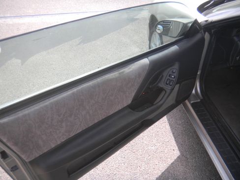 Used 2002 Chevrolet Camaro 2dr Sport w/ Preferred Equipment Group 1 image 12