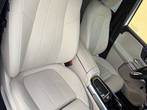 Used 2025 Mercedes-Benz GLB 250 4MATIC w/ Exclusive Package image 16