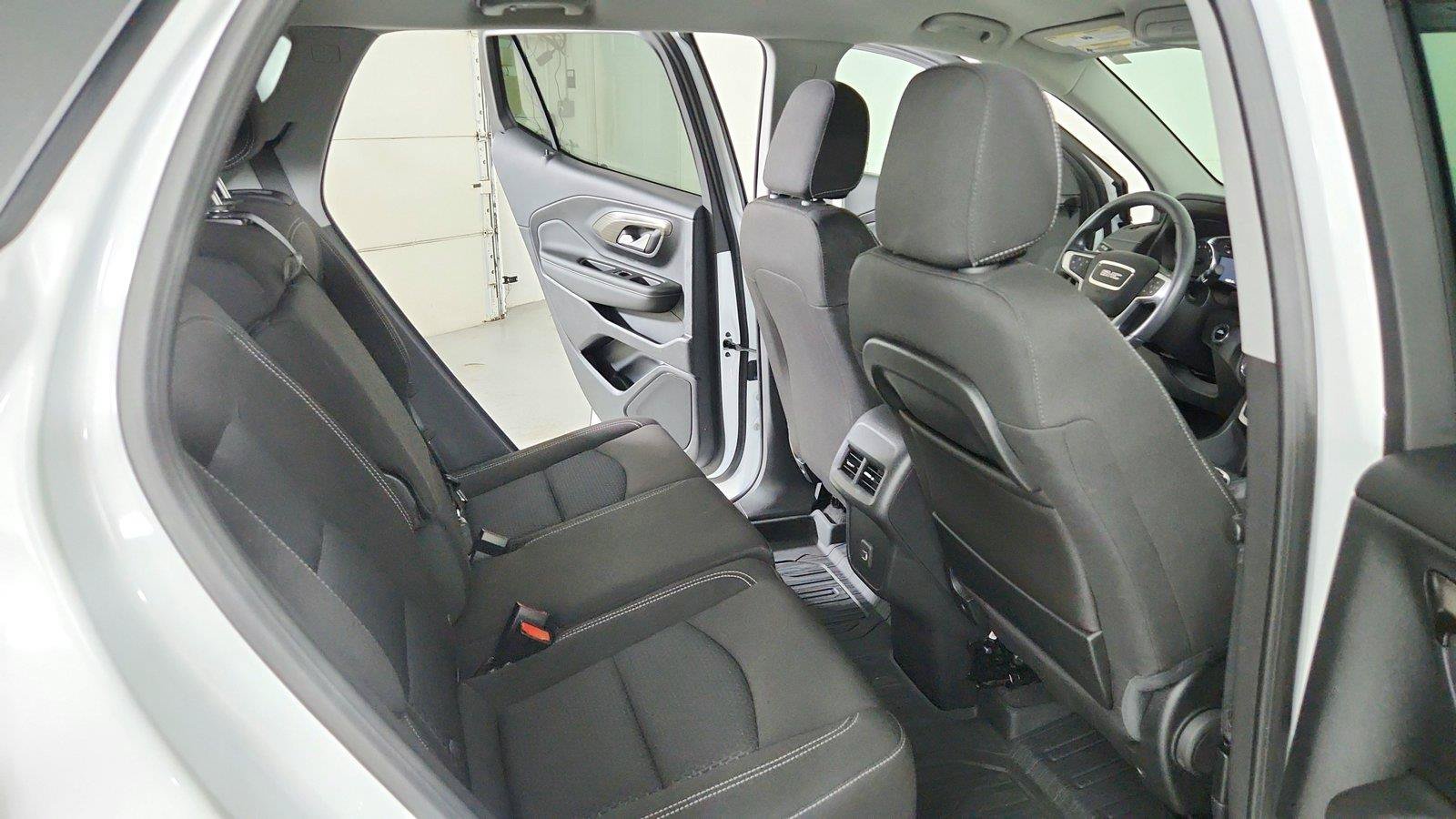 Used 2024 GMC Terrain SLE w/ LPO, Floor Liner Package AWD/4WD image 26