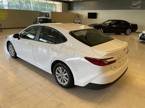 Used 2025 Toyota Camry LE w/ Convenience Package FWD image 3