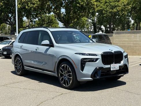 Used 2026 BMW X7 xDrive40i w/ M Sport Package AWD/4WD image 5
