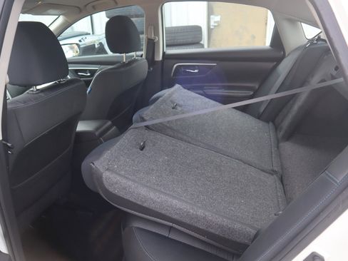 Used 2016 Nissan Altima 2.5 SR w/ LED Appearance Package image 45