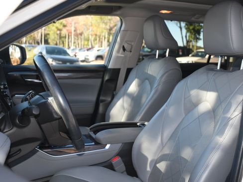 Used 2021 Toyota Highlander Platinum image 13