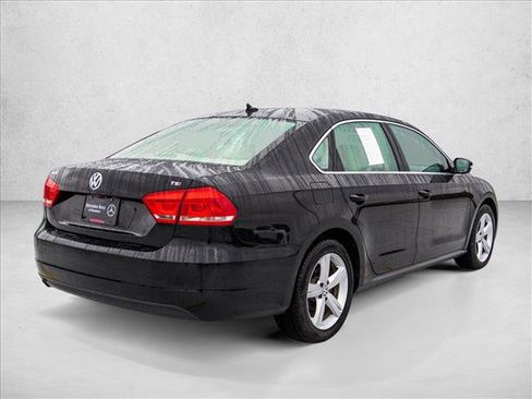 Used 2015 Volkswagen Passat 1.8T Wolfsburg Edition image 5