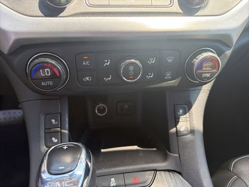 Used 2019 GMC Acadia SLT AWD/4WD image 36