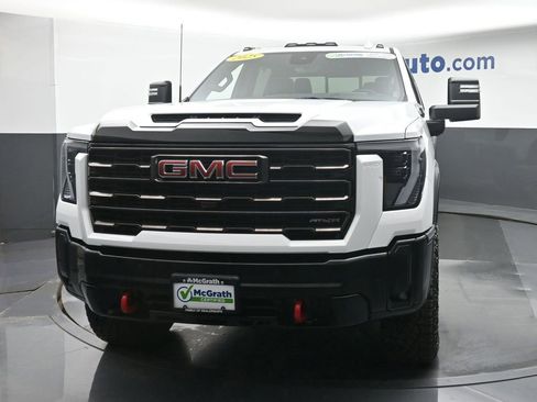 Used 2025 GMC Sierra 2500 AT4X image 5