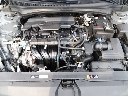 Used 2025 Hyundai Elantra SEL FWD image 3
