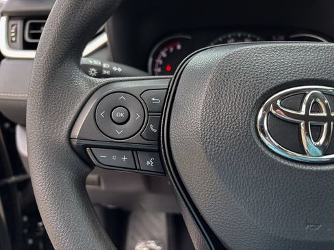 Used 2025 Toyota RAV4 XLE AWD/4WD image 26