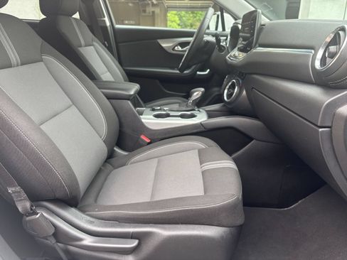 Used 2025 Chevrolet Blazer LT FWD image 27