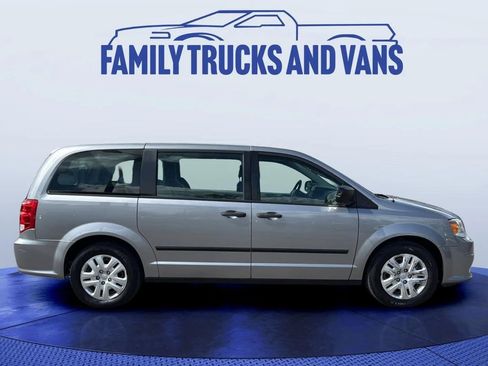 Used 2016 Dodge Grand Caravan American Value Package w/ UConnect Hands-Free Group FWD image 6