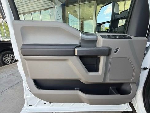 Used 2022 Ford F250 XLT w/ XLT Premium Package image 12