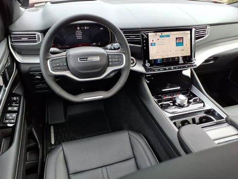 New 2026 Jeep Grand Wagoneer Limited AWD/4WD image 10