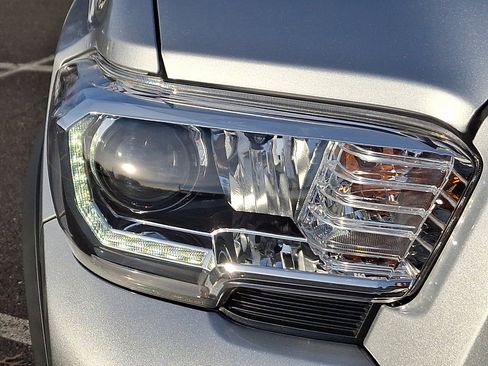 Certified 2023 Toyota Tacoma TRD Sport image 9