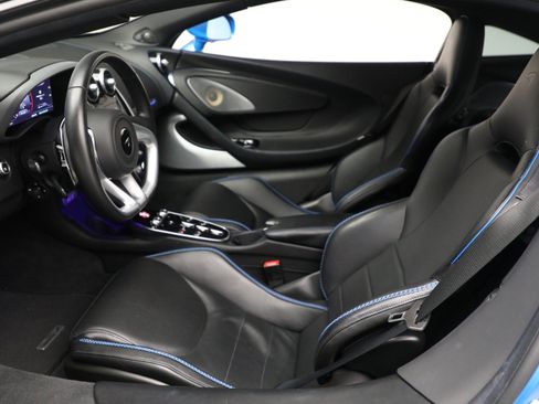 Used 2021 McLaren GT RWD image 22