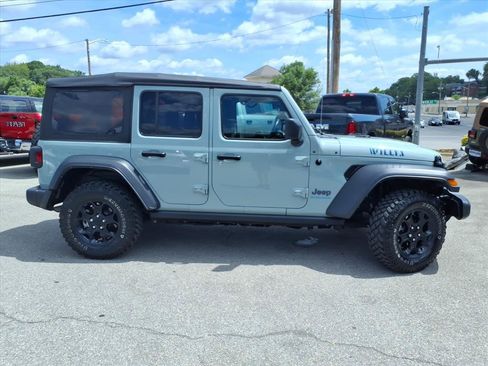 Used 2023 Jeep Wrangler Unlimited w/ Cold Weather Group AWD/4WD image 3