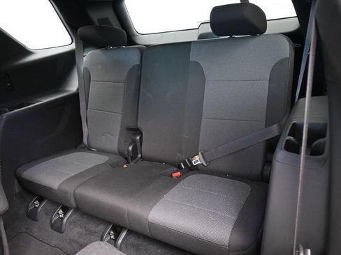 Used 2023 Chevrolet Traverse LT FWD image 32