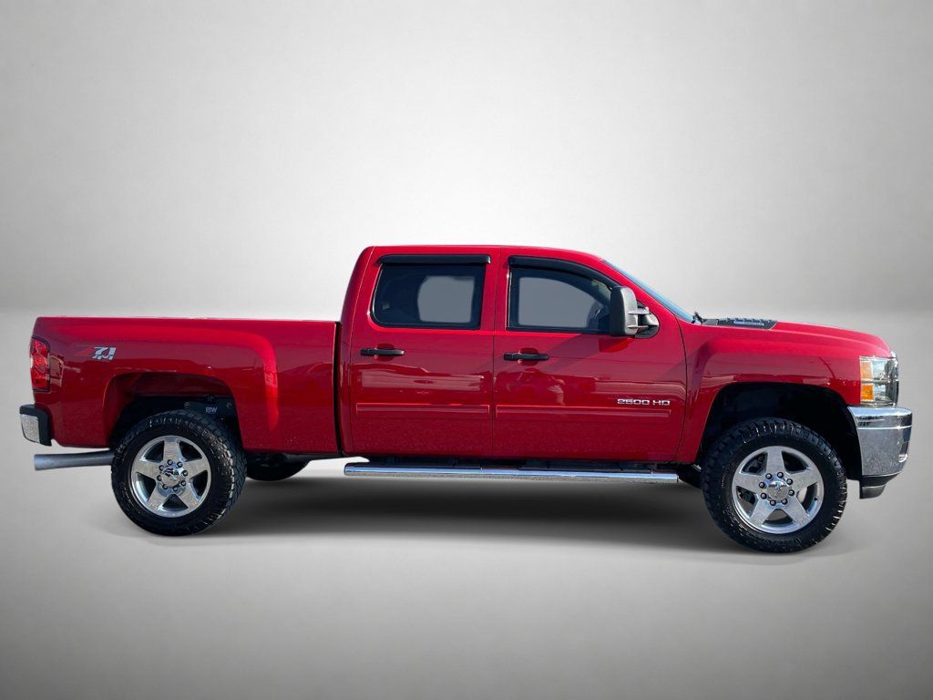 Used 2014 Chevrolet Silverado 2500 LT w/ Interior Plus Package AWD/4WD image 2