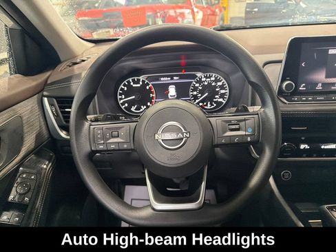 Used 2023 Nissan Rogue SV AWD/4WD image 14