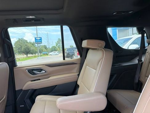 Used 2024 Chevrolet Tahoe Premier RWD image 9