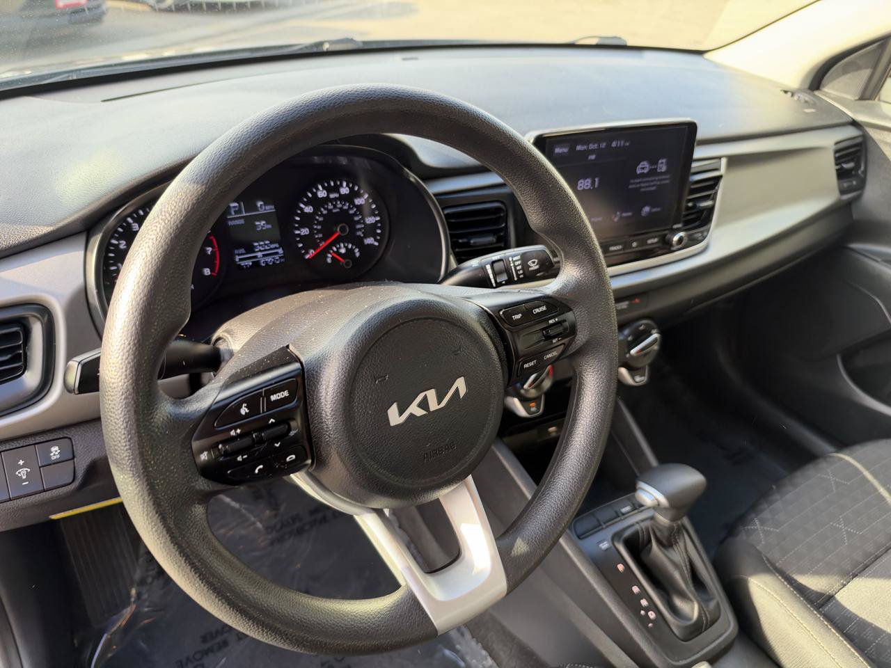Used 2022 Kia Rio S FWD image 3