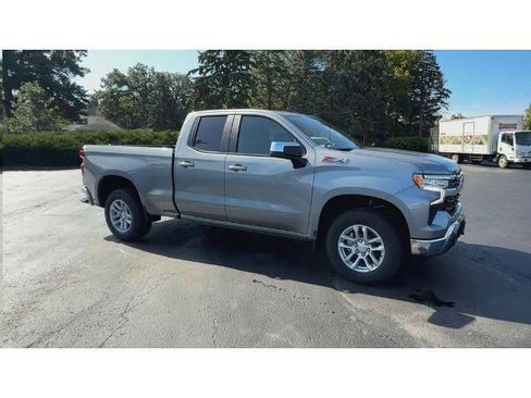 New 2026 Chevrolet Silverado 1500 LT w/ Z71 Off-Road Package AWD/4WD image 2