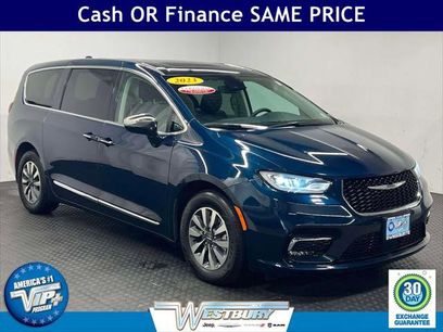 Certified 2023 Chrysler Pacifica Limited