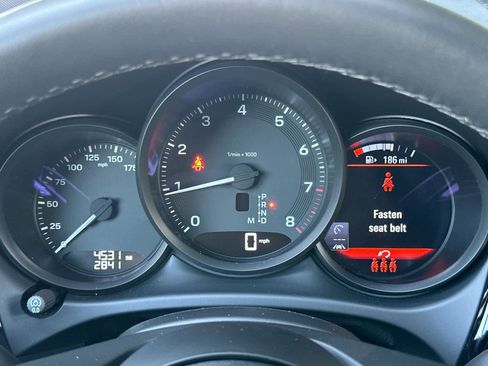 Certified 2025 Porsche Macan AWD/4WD image 28