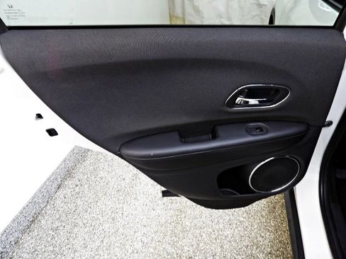 Used 2021 Honda HR-V EX image 9