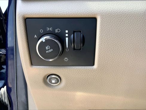 Used 2015 Jeep Grand Cherokee Overland w/ Advanced Technology Group RWD image 42