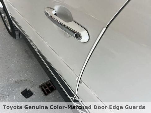 Used 2020 Toyota RAV4 Limited image 37