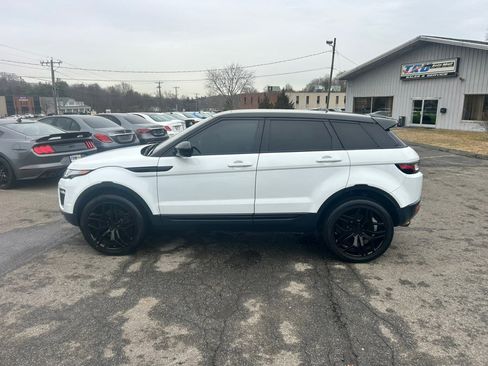 Used 2017 Land Rover Range Rover Evoque SE Premium image 2