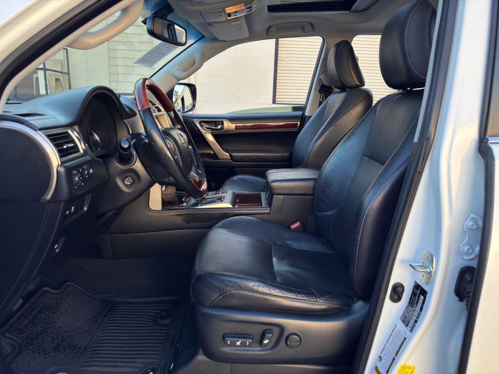 Used 2017 Lexus GX 460 Premium AWD/4WD image 16