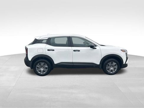 Certified 2025 Nissan Kicks S image 7