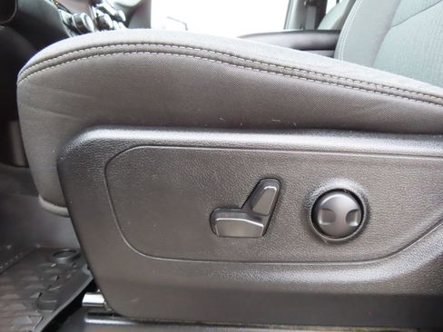 Used 2022 RAM 1500 Big Horn AWD/4WD image 7