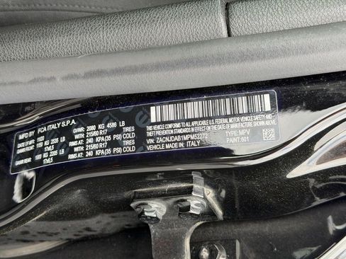 Used 2021 Jeep Renegade Sport image 23