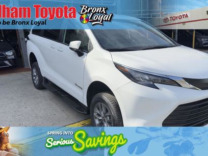 Used 2025 Toyota Sienna LE