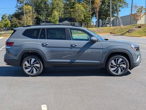 New 2026 Volkswagen Atlas SE FWD image 3