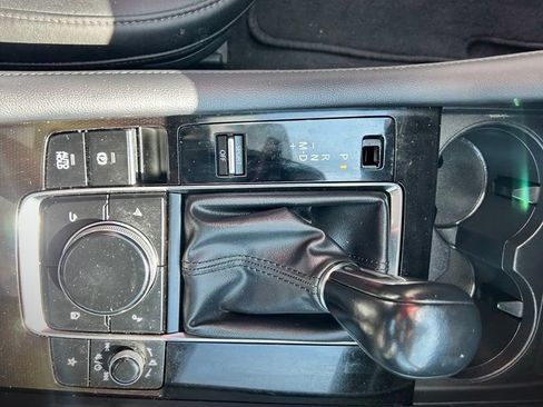 Used 2022 MAZDA MAZDA3 s AWD/4WD image 23
