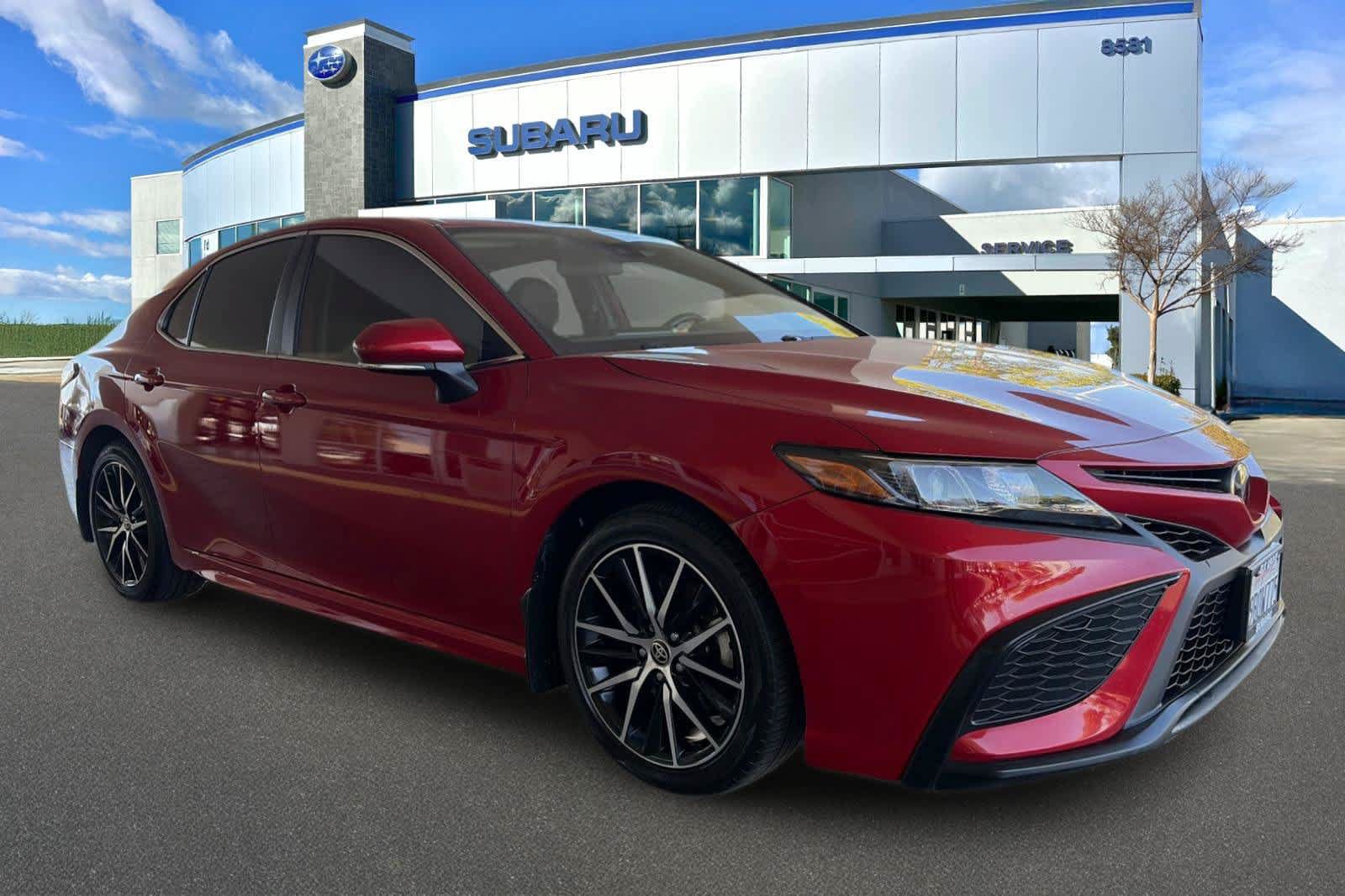 Used 2022 Toyota Camry SE FWD image 5