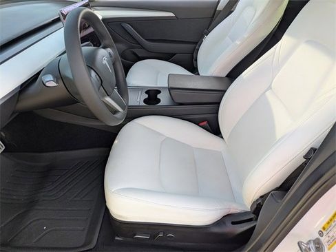 Used 2022 Tesla Model 3 Performance image 17