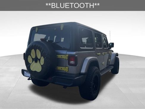 Used 2021 Jeep Wrangler Unlimited Sahara image 6