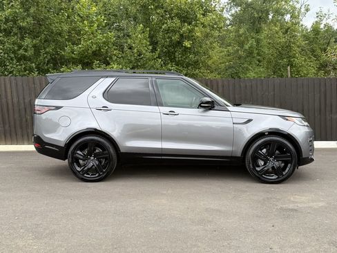 New 2025 Land Rover Discovery Dynamic SE image 7