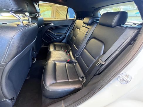 Used 2020 Mercedes-Benz GLA 250 w/ Convenience Package image 13