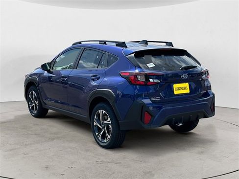 Used 2025 Subaru Crosstrek 2.0i Premium image 3