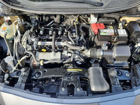 Used 2021 Nissan Versa SV image 16