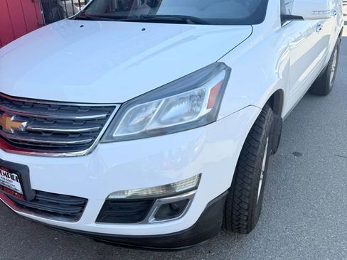 Used 2013 Chevrolet Traverse LT FWD image 2