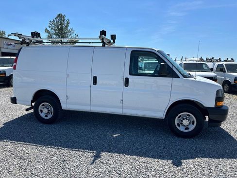 Used 2020 Chevrolet Express 2500 RWD image 6