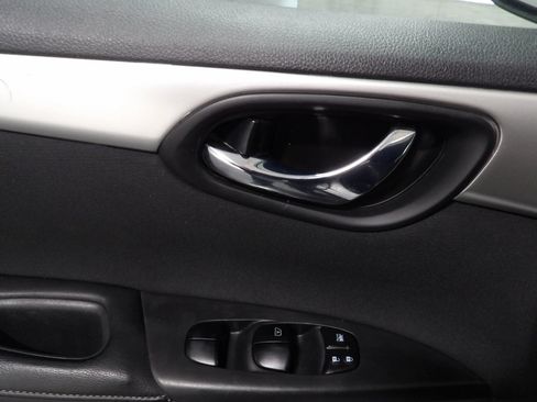 Used 2017 Nissan Sentra S FWD image 7
