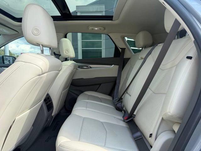 Used 2023 Cadillac XT5 Premium Luxury w/ Technology Package AWD/4WD image 23